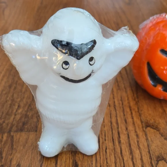 Vintage Candles Sealed Halloween Ghost and Pumpkin Decorative Candles - Picture 2 of 11